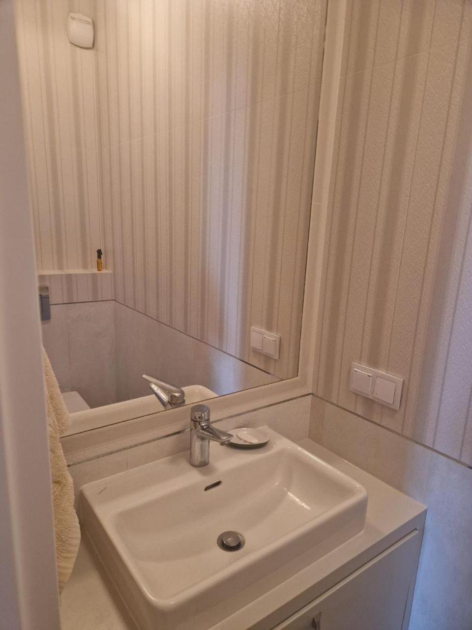 Chopin Airport Apartments Варшава Екстер'єр фото